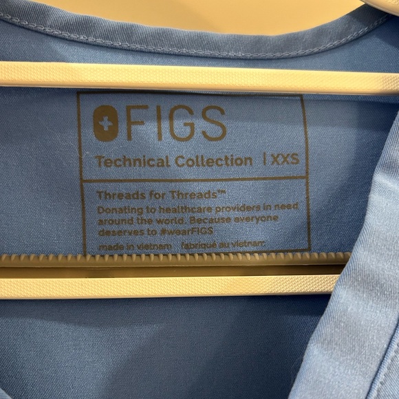 FIGS Women's Ceil Blue Catarina™ -
One-Pocket Scrub Top - XXS / Ceil
Blue - Picture 2 of 2